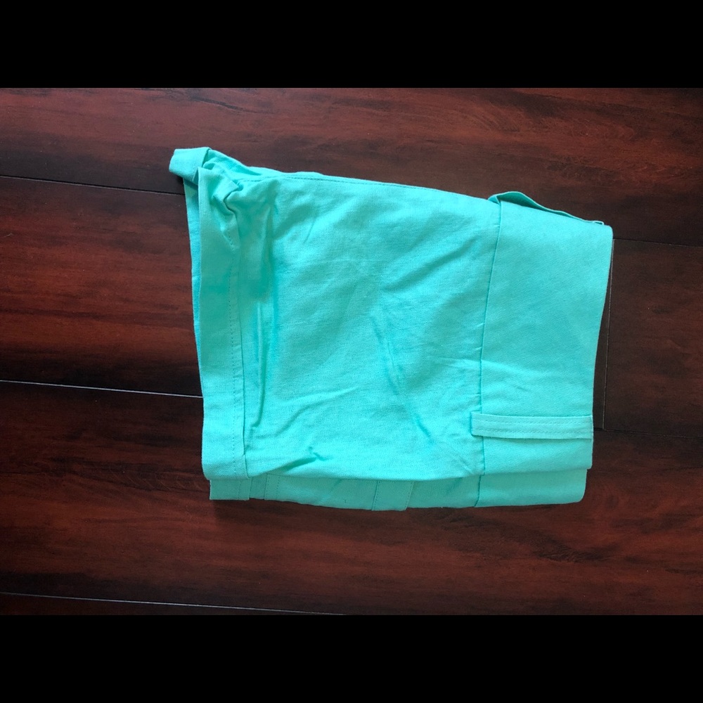 Shorts - Picture 2 of 3